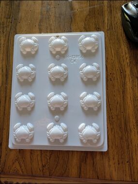 Crab-Shaped Candy/Chocolate Mold White Plastic